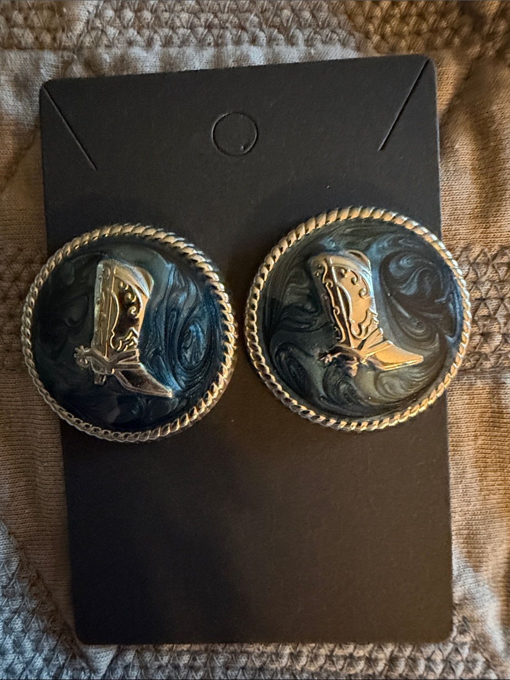 Vintage 80s or 90s Western Button Earrings with Rope Border